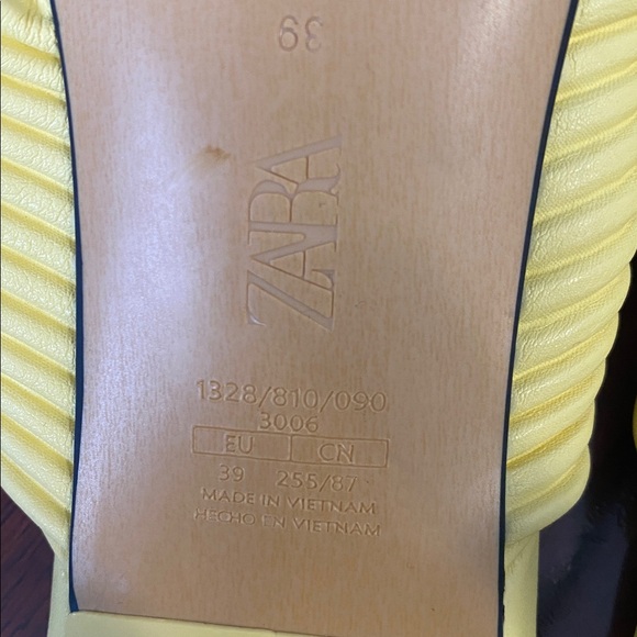 ZARA Yellow Pleated Strap Heeled Sandals – EU 39 / US 8 / UK 6 J-20 - Picture 8 of 9